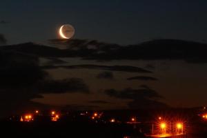 Much better pic of the moon from the clear skies of Ness - (c) Eoropie Tearoom (https://www.facebook.com/Eoropie) 